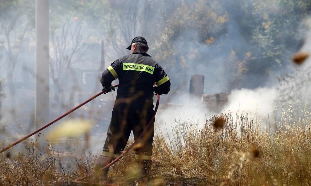 Χειροπέδες σε άνδρα στο Κυριάκι για φωτιά - Πρόστιμο στη Σκύρο